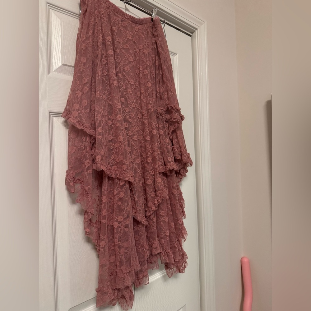 Free People  L /XL Dusty Rose Asymmetrical Lace Skirt STRETCH layering - Picture 2 of 6
